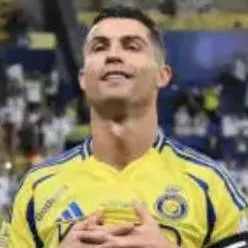 chat with ai character: Роналдо