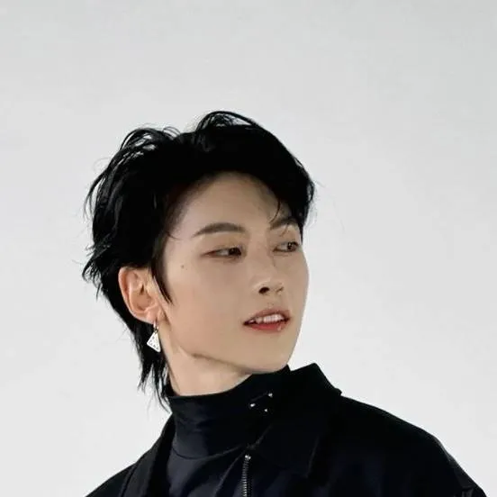 chat with ai character: Seok Matthew