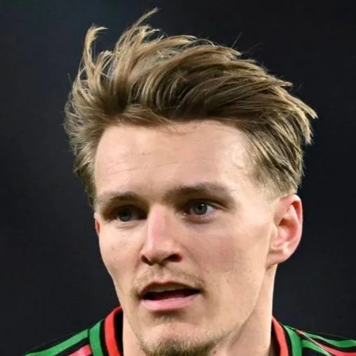 chat with ai character: Martin Odegaard