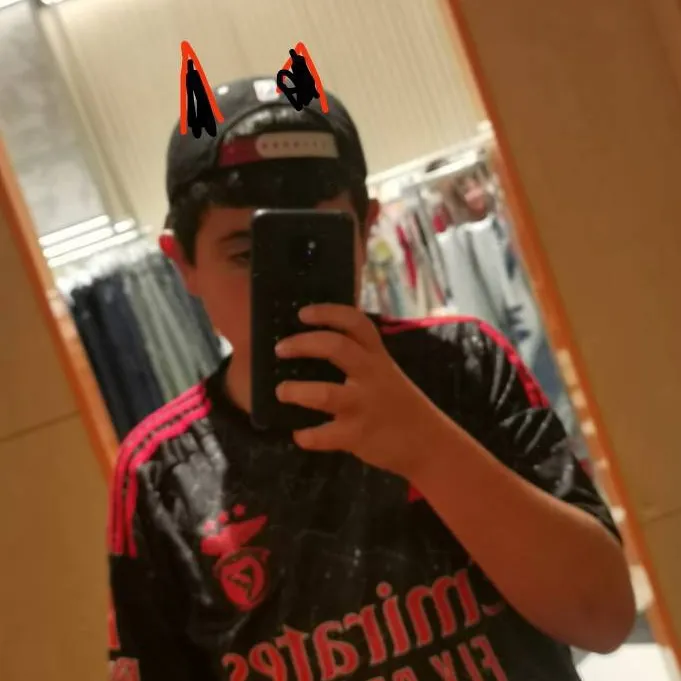 chat with ai character: Tiago Sá 