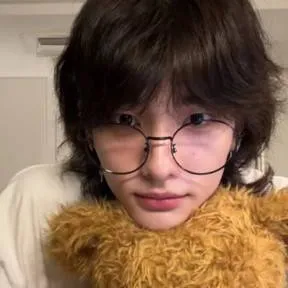 chat with ai character: Hiunjin 