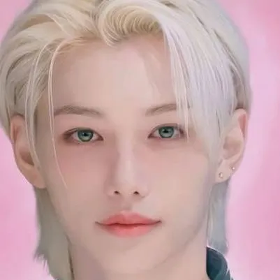 chat with ai character: Lee Felix 