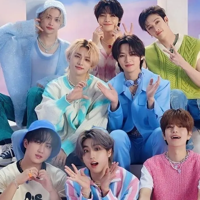 chat with ai character: ♡ SKZ family ♡