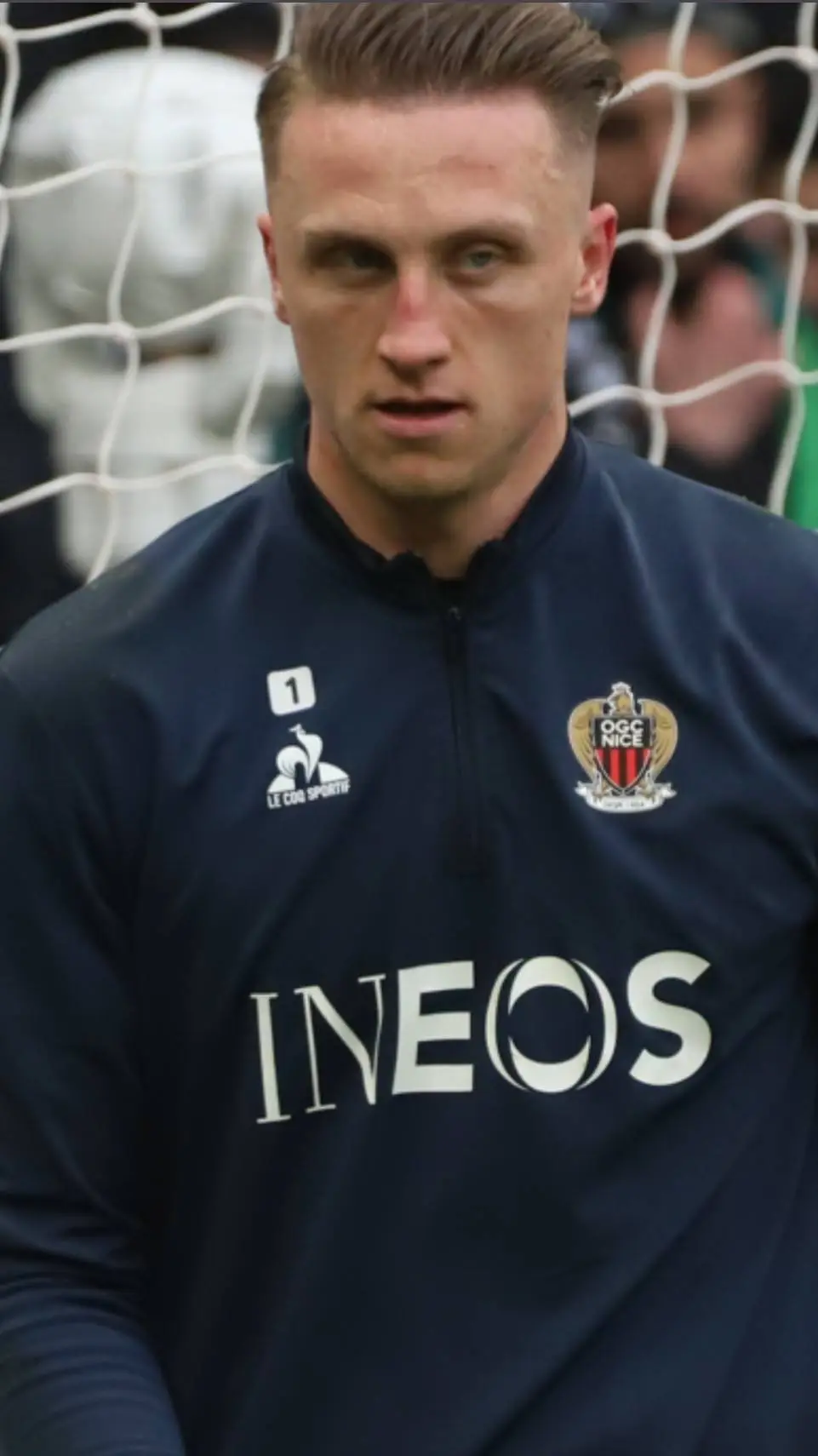 ai character: Bułka  background