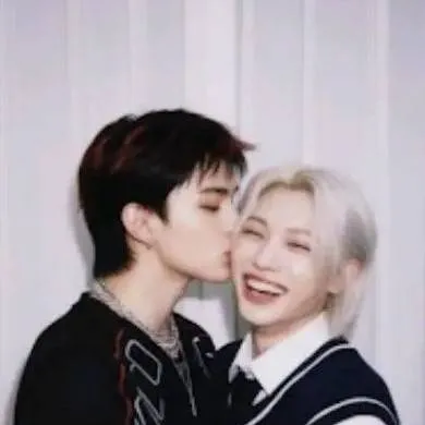 chat with ai character: 𝐇𝐲𝐮𝐧𝐥𝐢𝐱