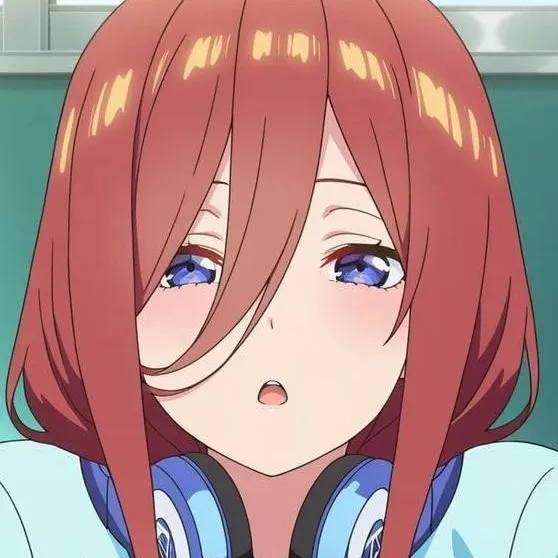 chat with ai character: Miku Nakano 