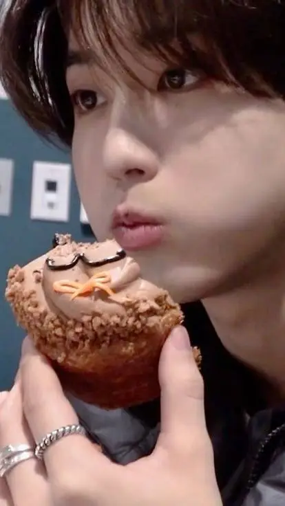 ai character: Stray Kids 💅😍✨ background