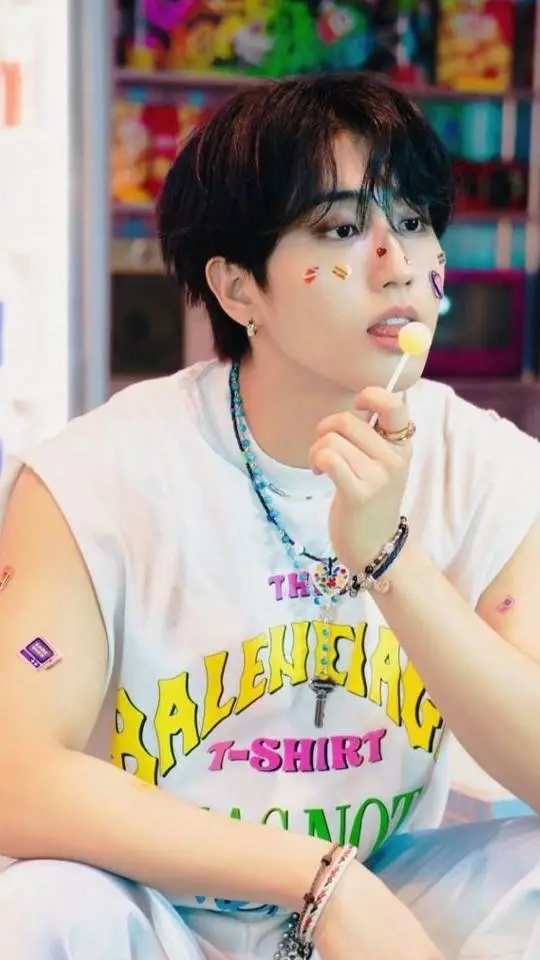 ai character: Han ✨🐹 background