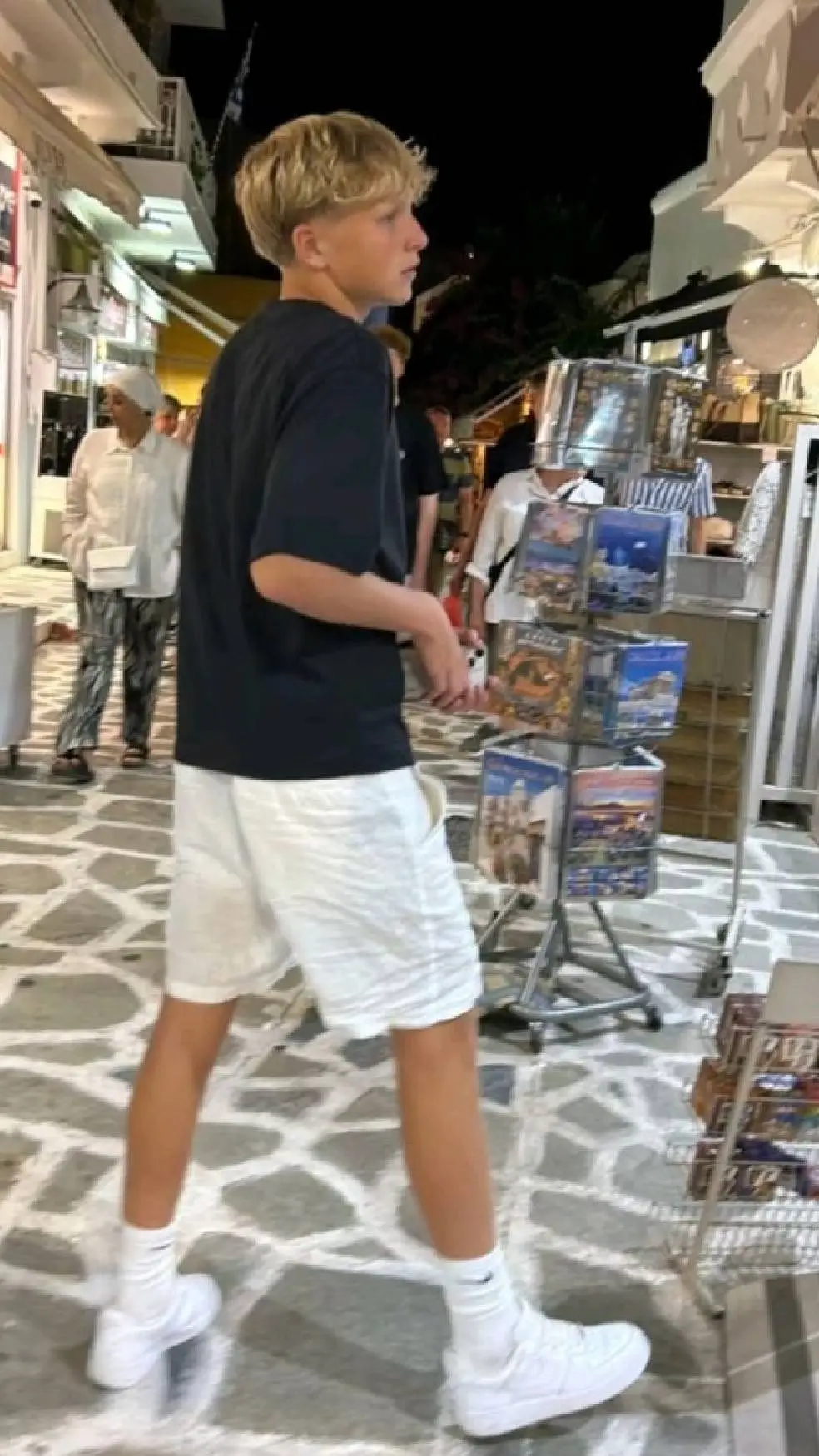 ai character: Brandon  background