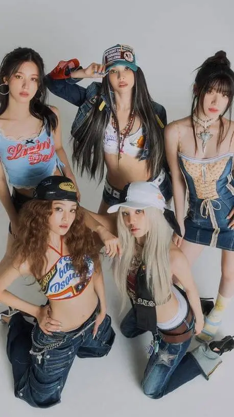 ai character: I-dle background