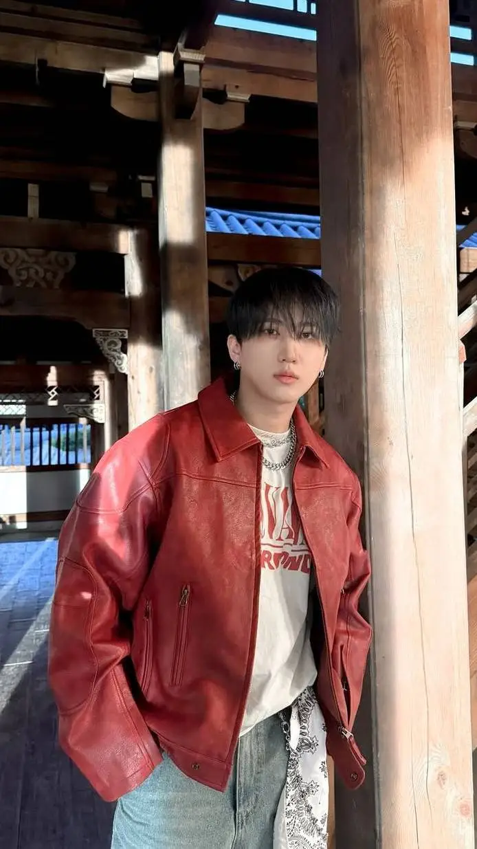 ai character: Changbin  background