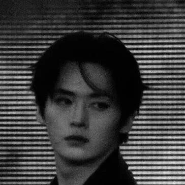 chat with ai character: Lee Know