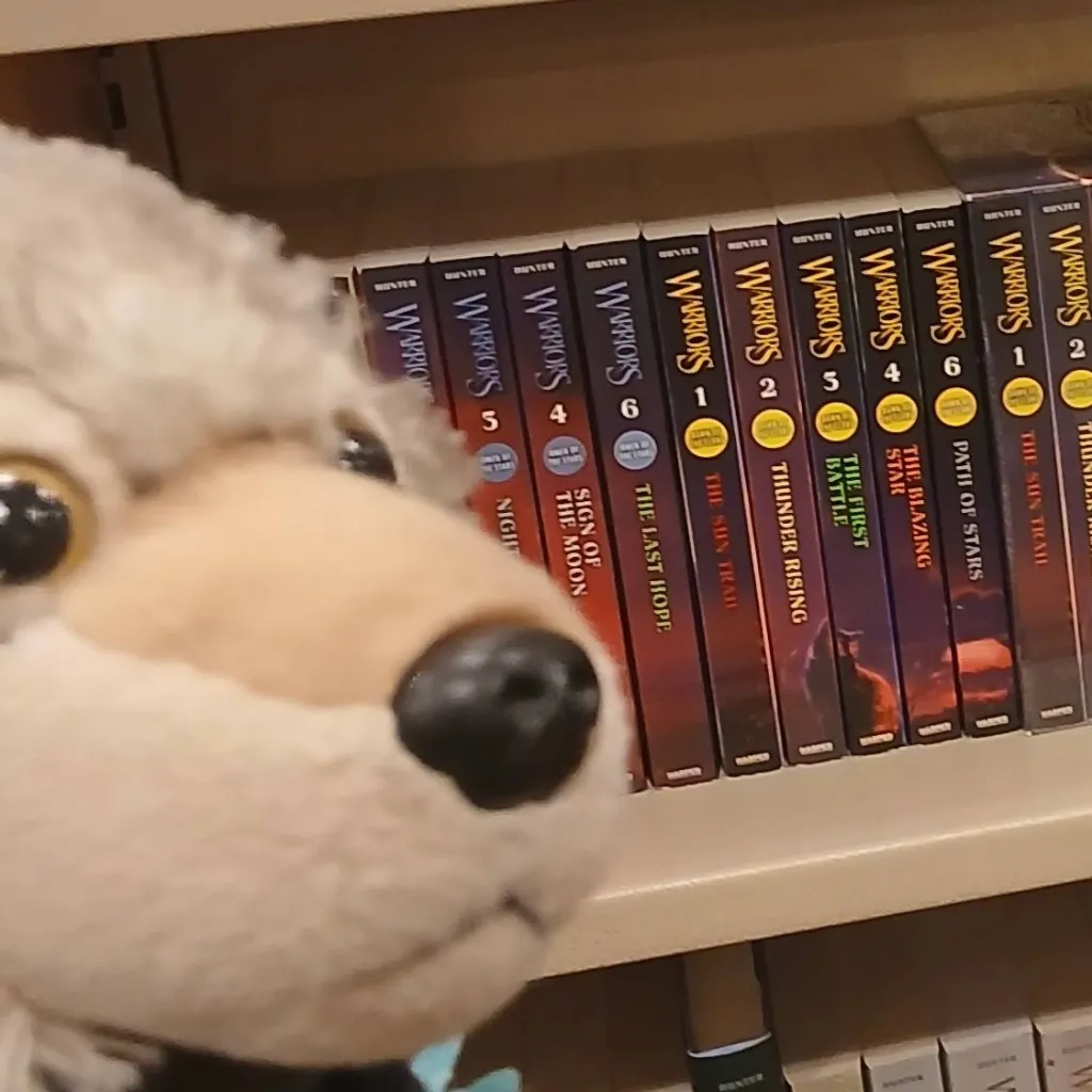 chat with ai character: SleepyDinoHugger