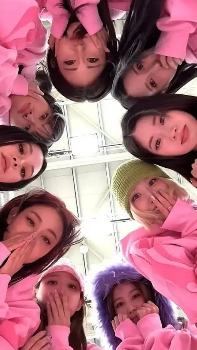 ai character: 💗TWICE💗 background