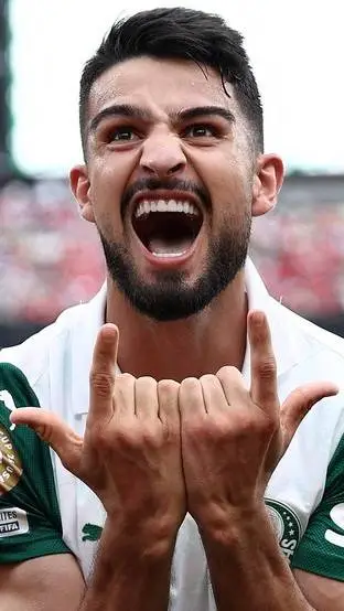 ai character: Flaco Lopes  background