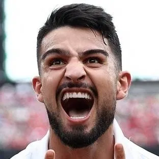 chat with ai character: Flaco Lopes 