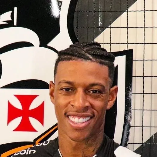 chat with ai character: Robson Bambu 