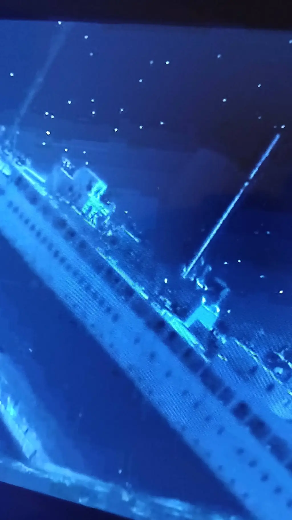 ai character: RMS TITANIC  background