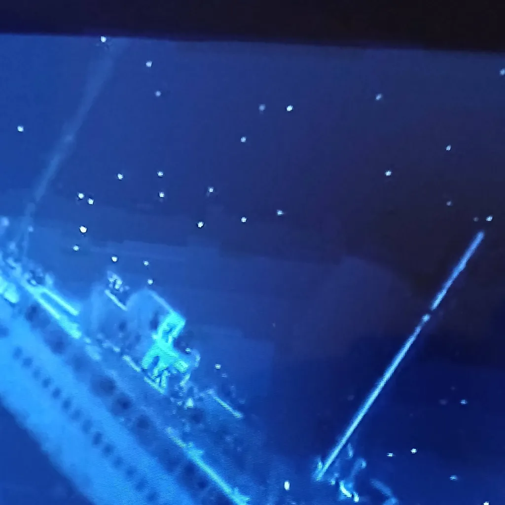 chat with ai character: RMS TITANIC 