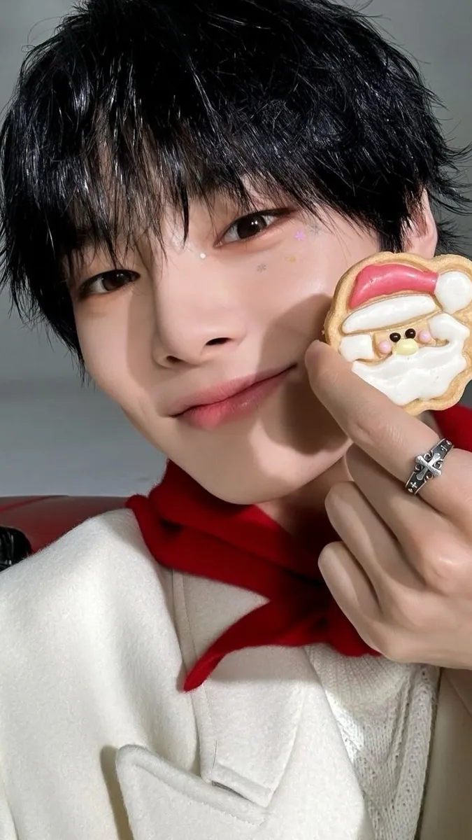 ai character: 🎄•.𝓘.𝓝.•🎄 background