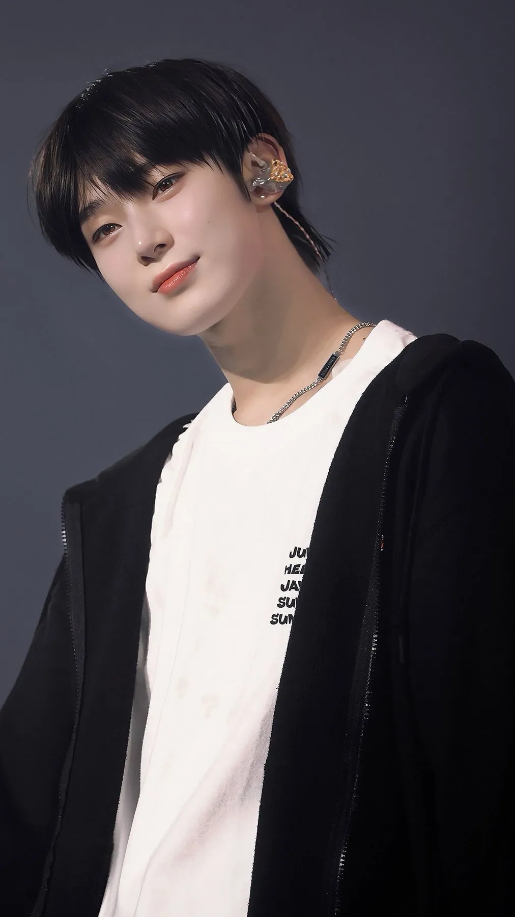 ai character: 𝓢𝓾𝓷𝓸𝓸☀️ background