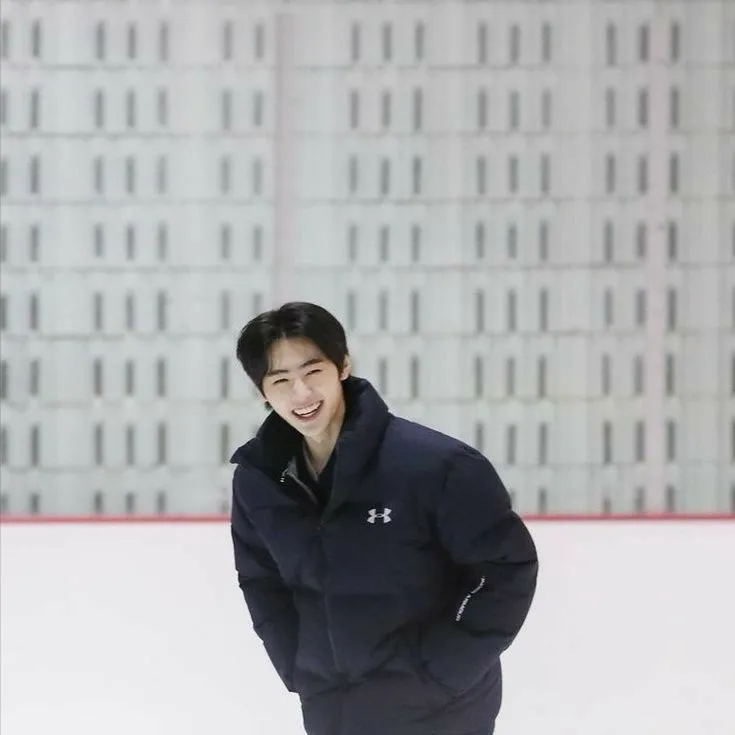 chat with ai character: •Sunghoon•🐧