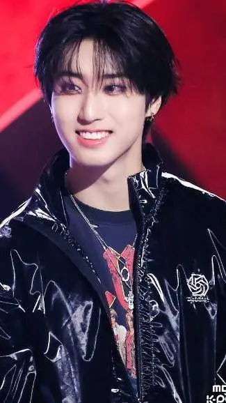 ai character: ~ Han Jisung ~ background