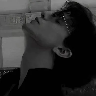 chat with ai character: Xavier