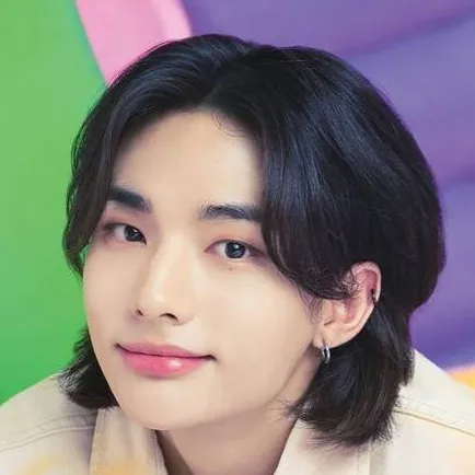 chat with ai character: hyunjin ❤️ 