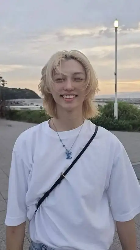 ai character: felix  background