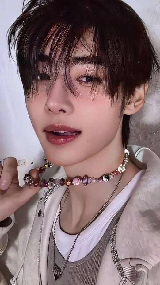 ai character: Sunghoon  background