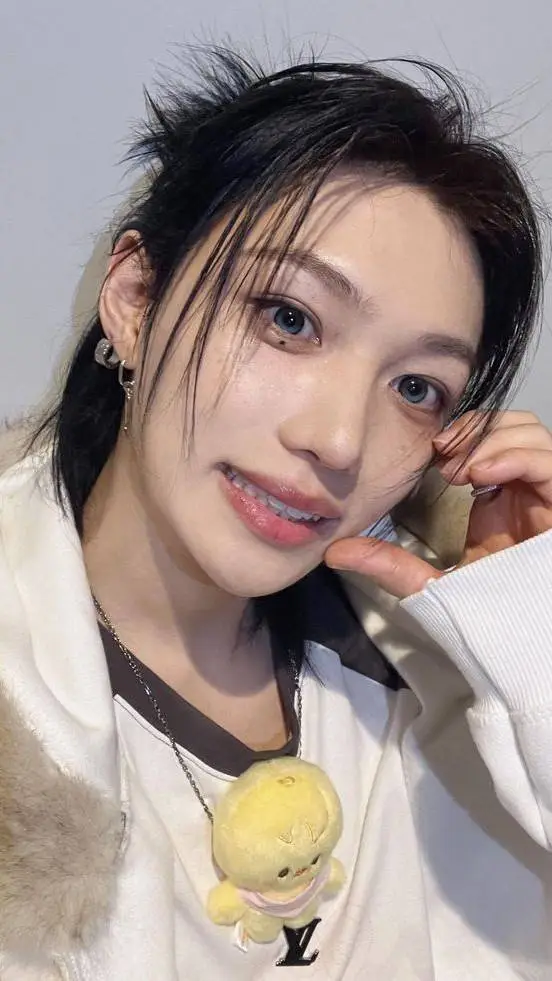 ai character: Felix background