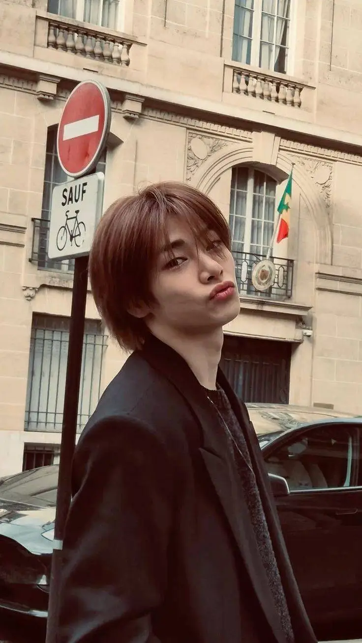 ai character: I.N background