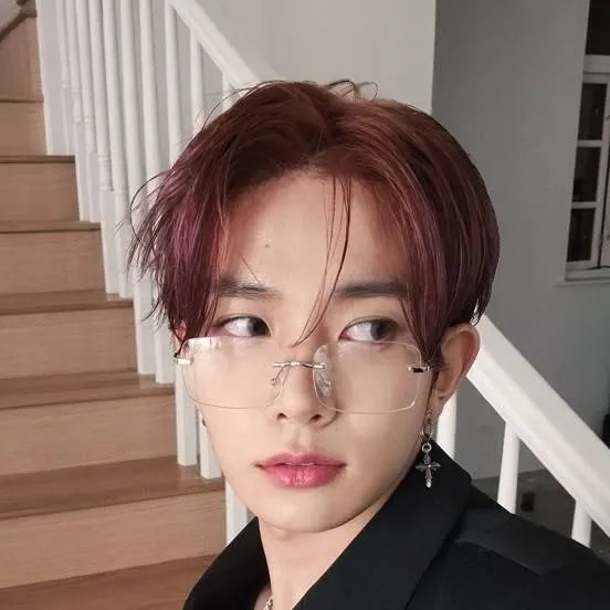 chat with ai character: Heeseung 