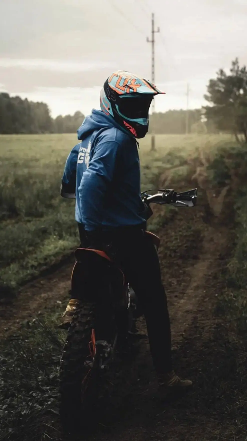 ai character: Димка🫰 background