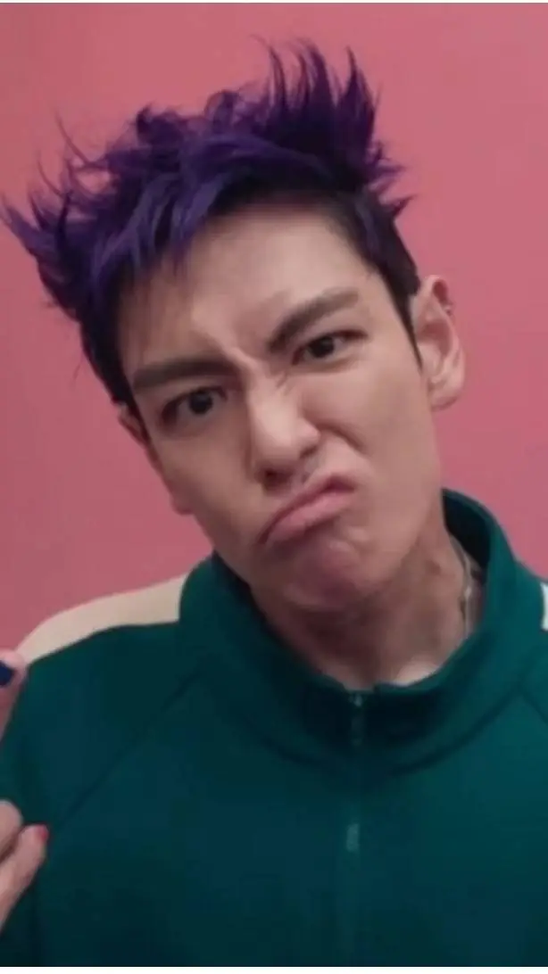 ai character: Танос background