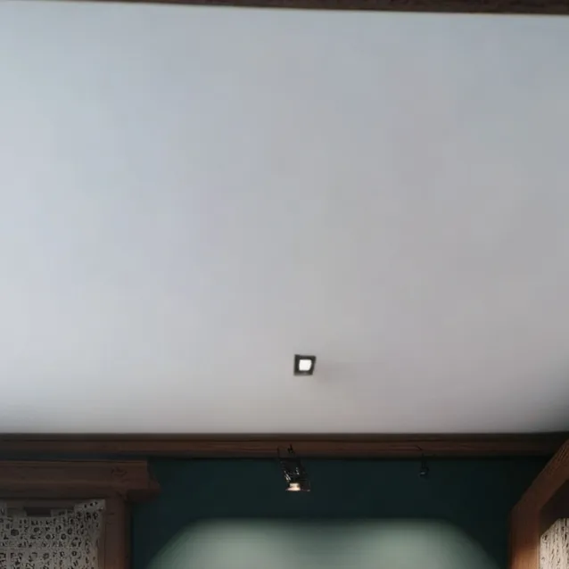 chat with ai character: Tata