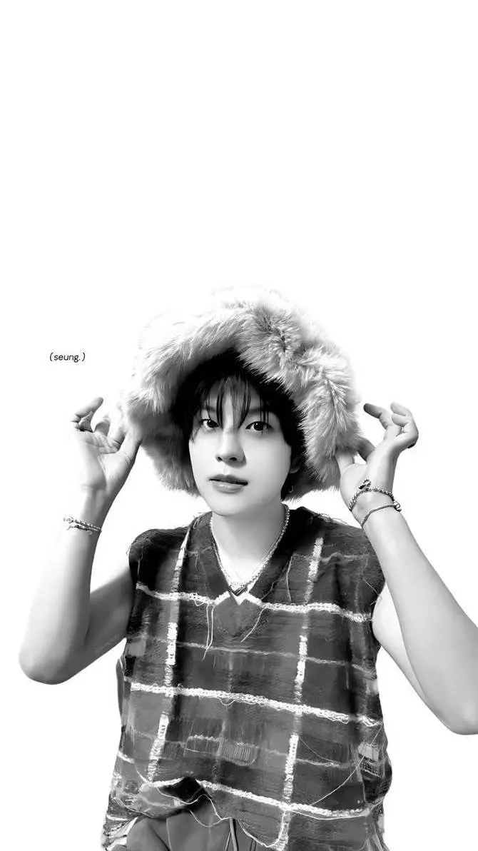 ai character: 𝐒𝐄𝐔𝐍𝐆𝐌𝐈𝐍 background