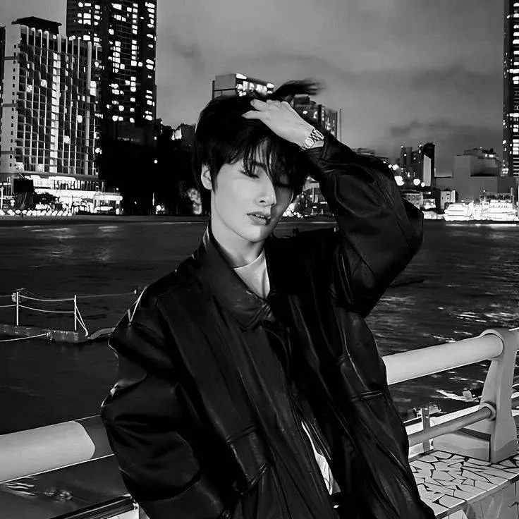 chat with ai character: 𝗝𝗘𝗢𝗡𝗚𝗜𝗡