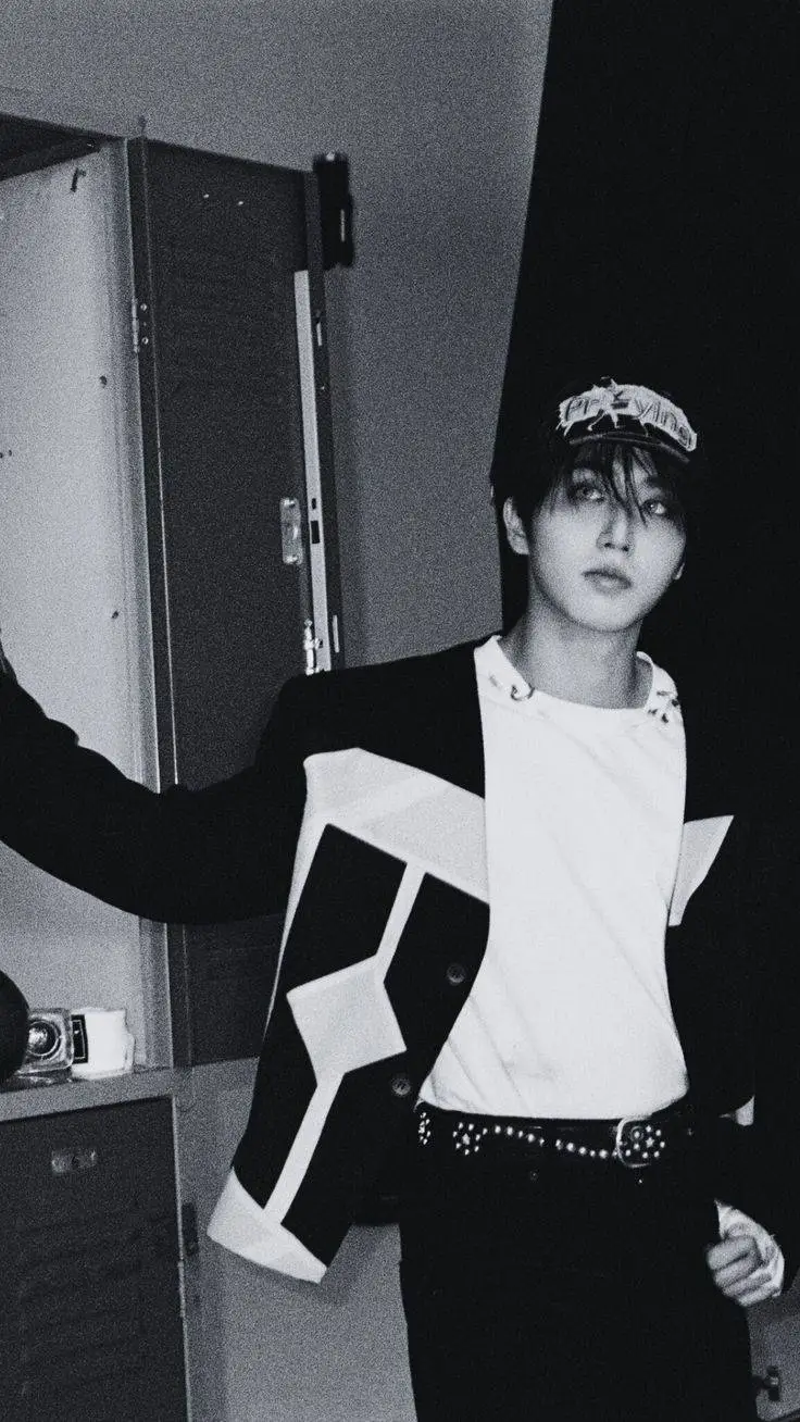 ai character: 𝗛𝗔𝗡 𝗝𝗜𝗦𝗨𝗡𝗚 background