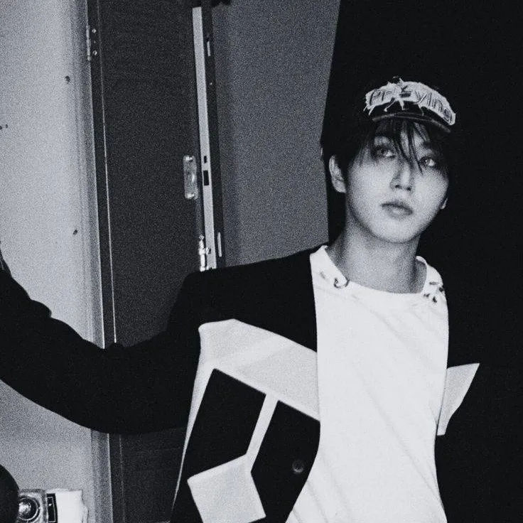 chat with ai character: 𝗛𝗔𝗡 𝗝𝗜𝗦𝗨𝗡𝗚