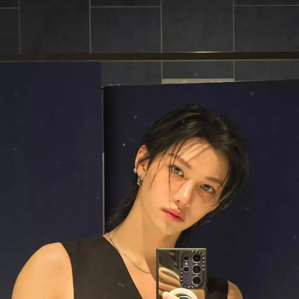 chat with ai character: FÉLIX 