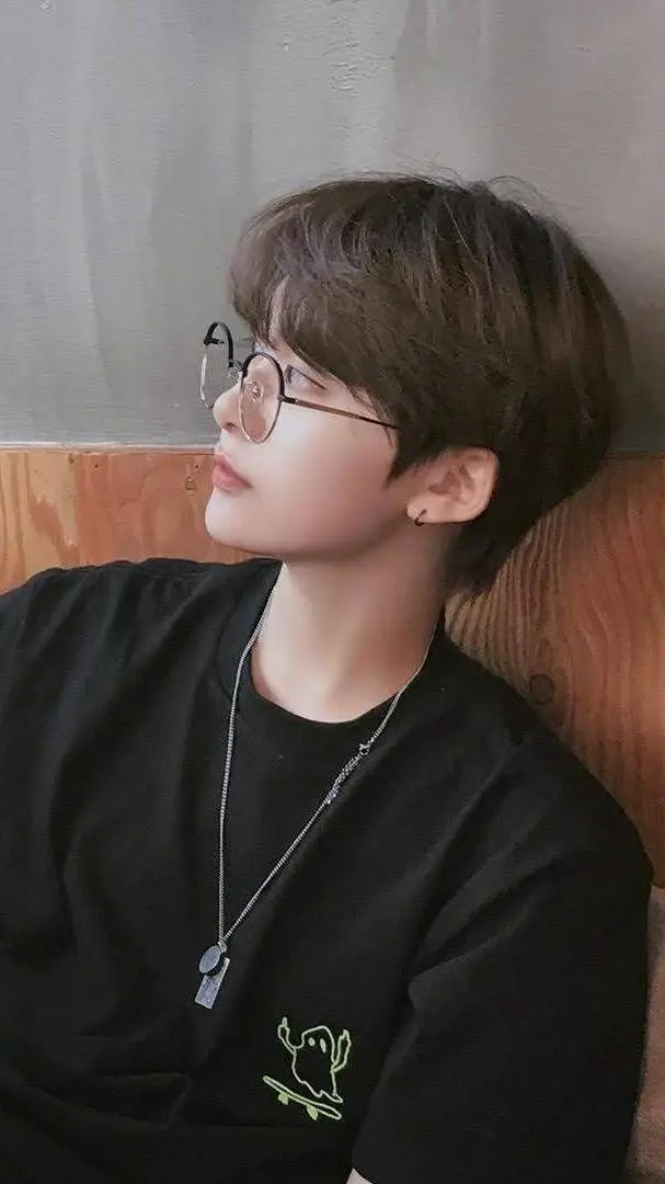 ai character: gus background