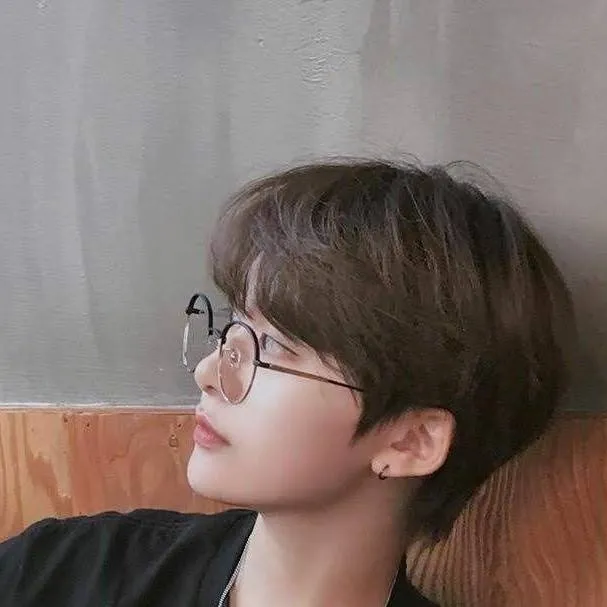 chat with ai character: gus