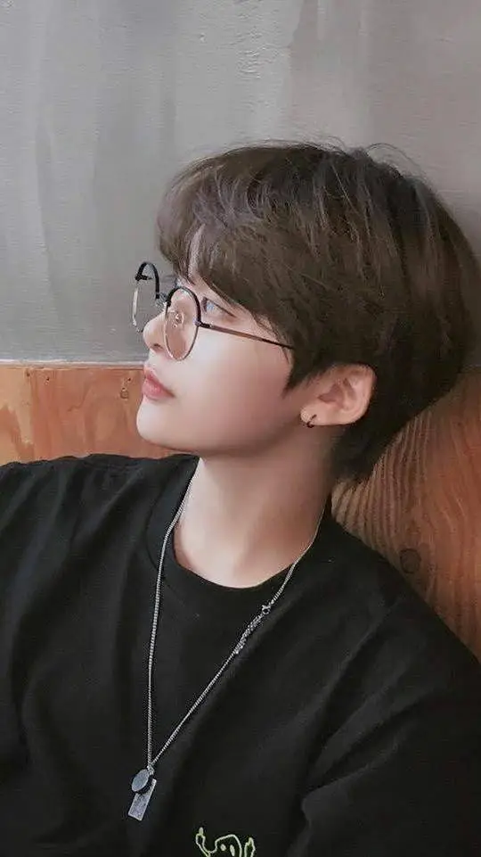 ai character: gus background