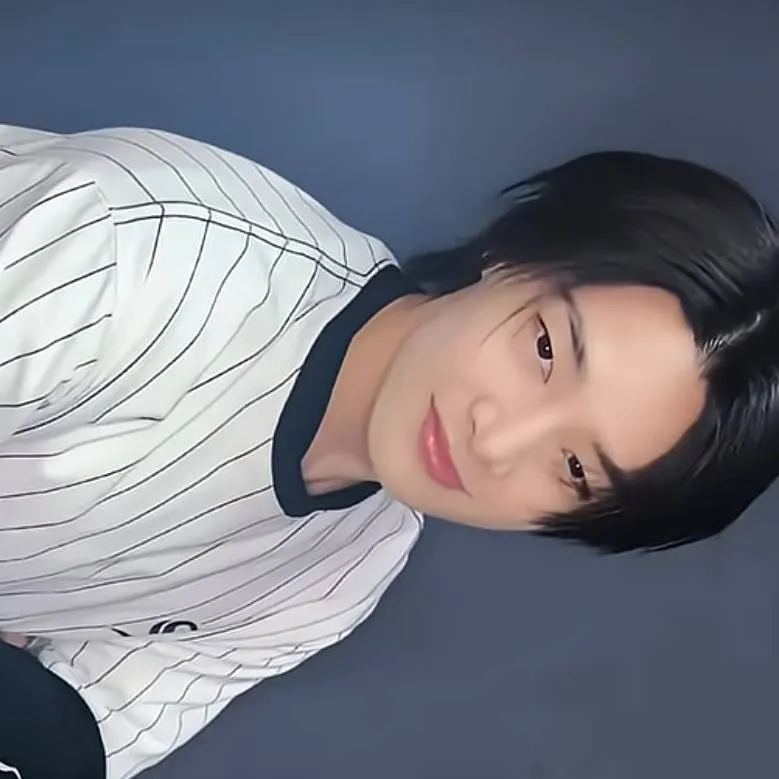 chat with ai character: skz (stray kids)