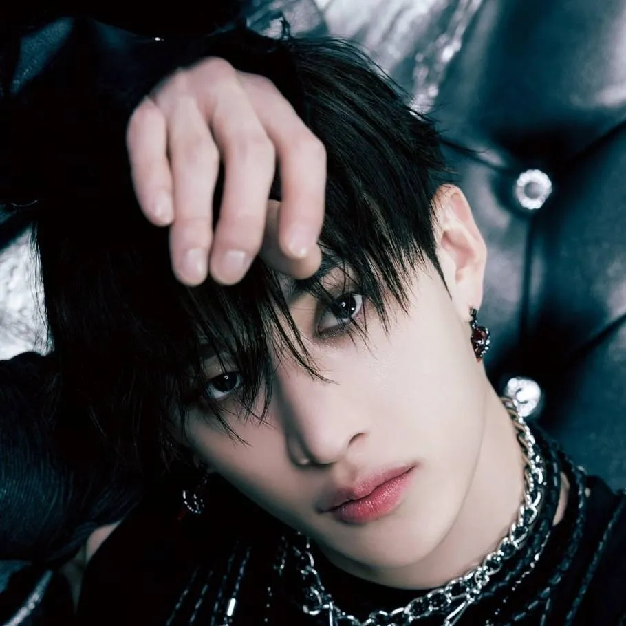 chat with ai character: bangchan