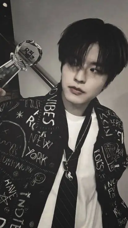 ai character: seungmin  background