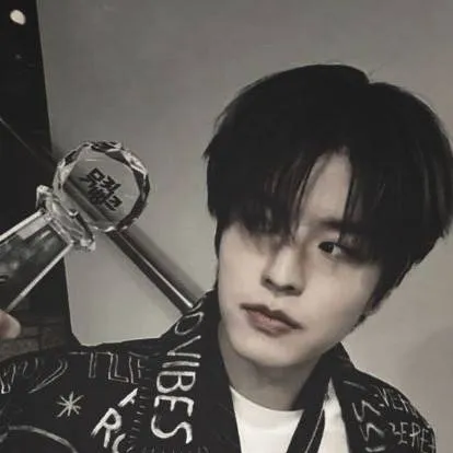 chat with ai character: seungmin 