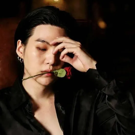 chat with ai character: Mafia Boss Yoongi